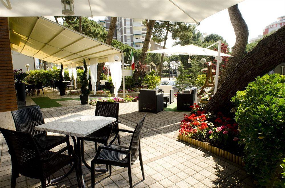 Hotel Olympic Milano Marittima Esterno foto