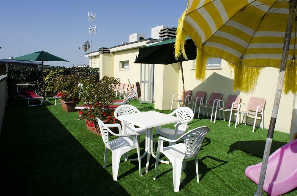 Hotel Olympic Milano Marittima Esterno foto
