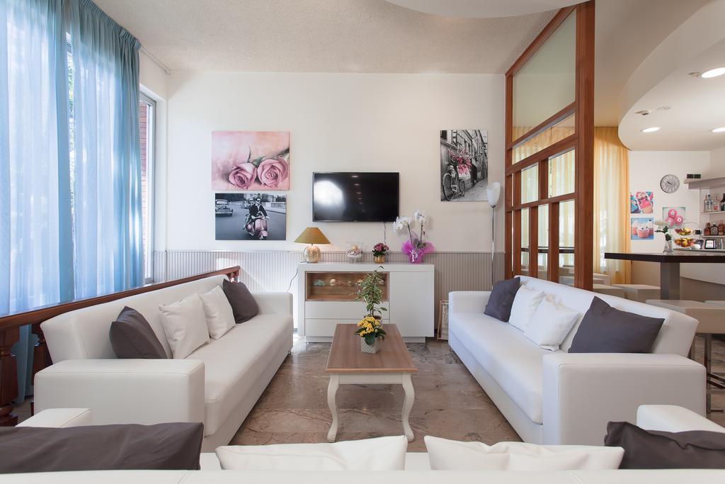 Hotel Olympic Milano Marittima Esterno foto