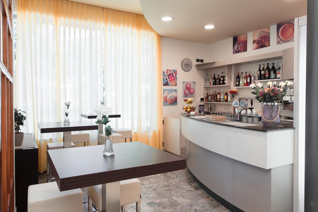 Hotel Olympic Milano Marittima Esterno foto
