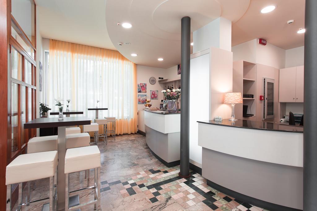 Hotel Olympic Milano Marittima Esterno foto