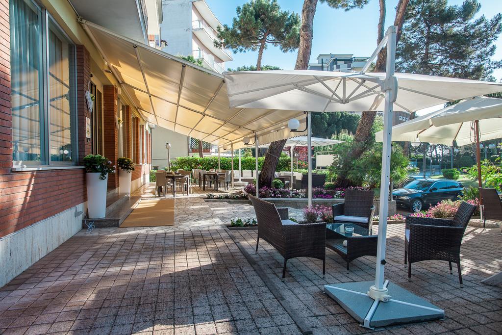 Hotel Olympic Milano Marittima Esterno foto