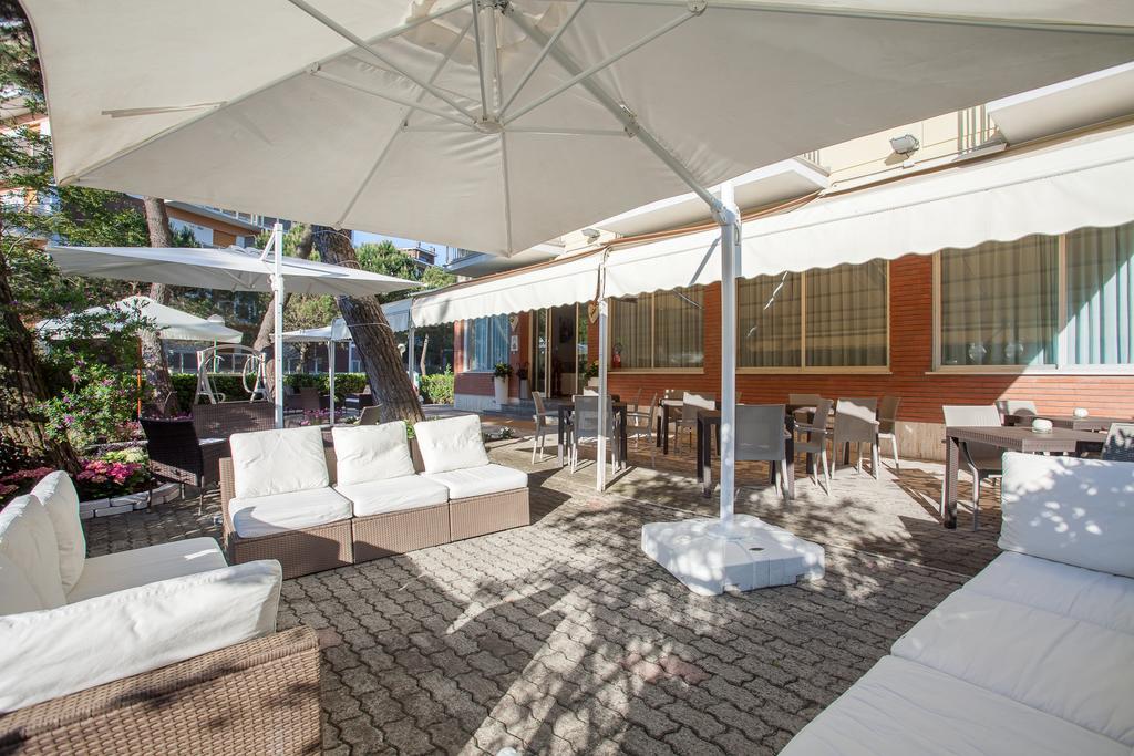 Hotel Olympic Milano Marittima Esterno foto