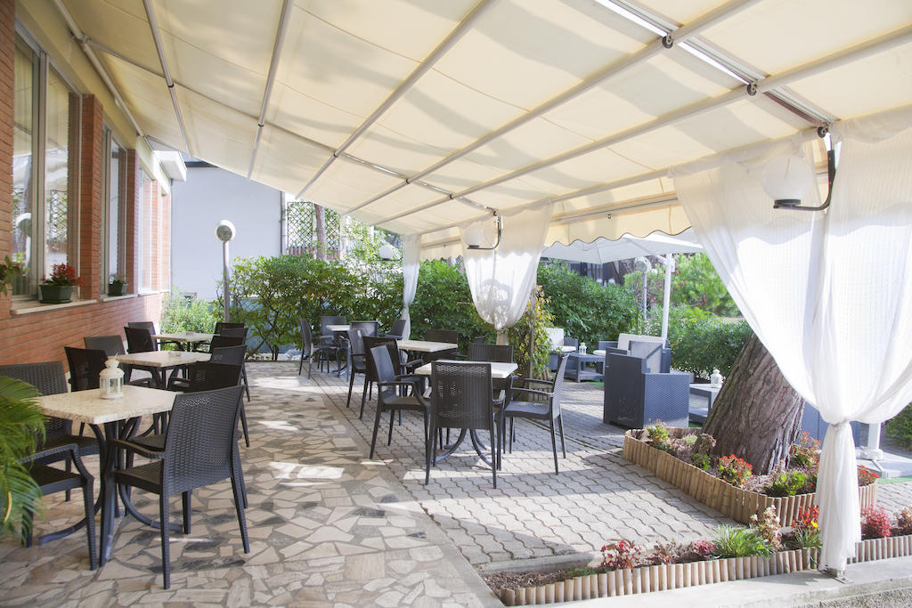 Hotel Olympic Milano Marittima Esterno foto